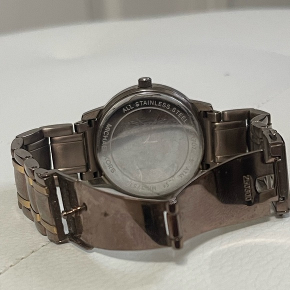 Michael Kors Watch (Womens) - Picture 2 of 7